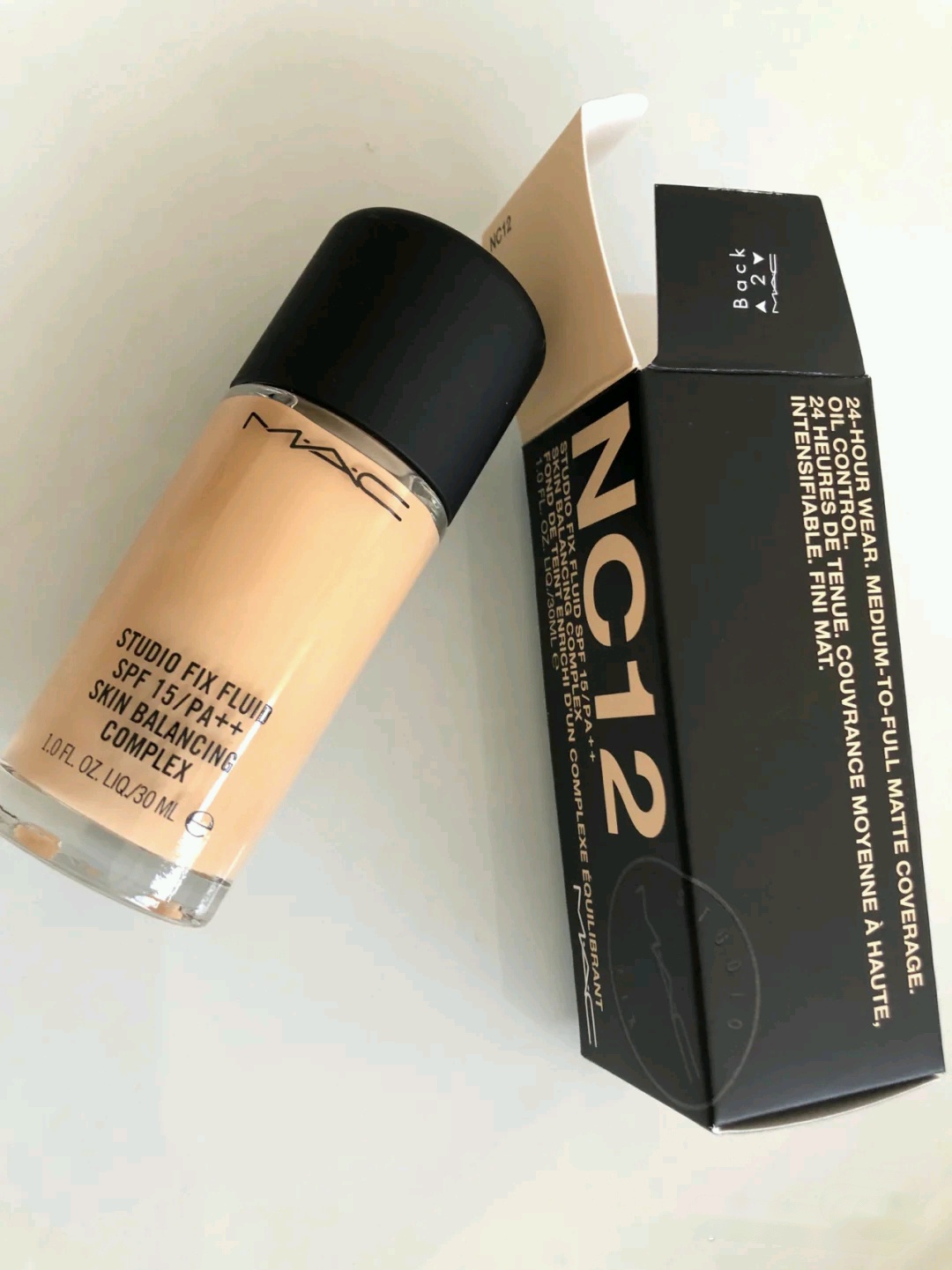 dw跟兰蔻粉底液哪个适合油皮,双十一好用平价粉底液