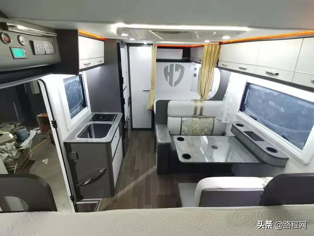 华居江铃轻卡房车,江铃700匹轻卡房车