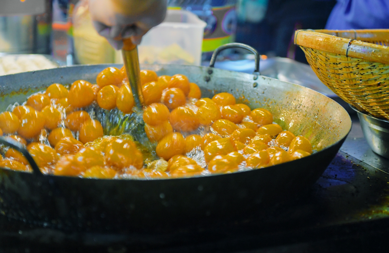 成都建设路美食街和春熙路哪个好,探寻成都更具特色的美食街