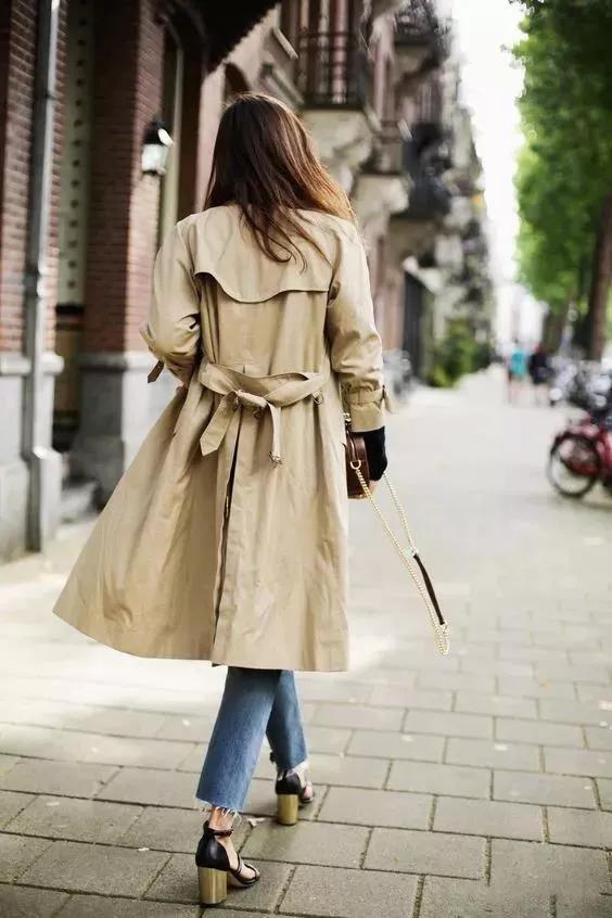 风衣腰带前面怎么绑最好看,怎么绑风衣后腰带