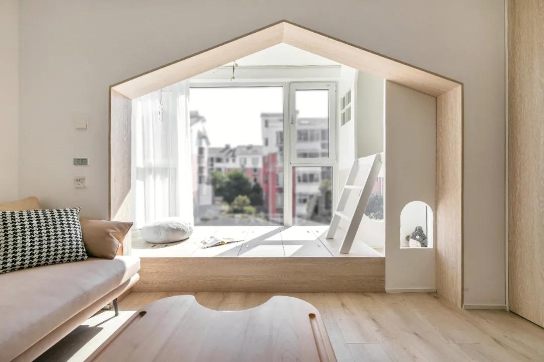 100平现代简约阳台装修风格,125平带阳台简约温馨装修风格