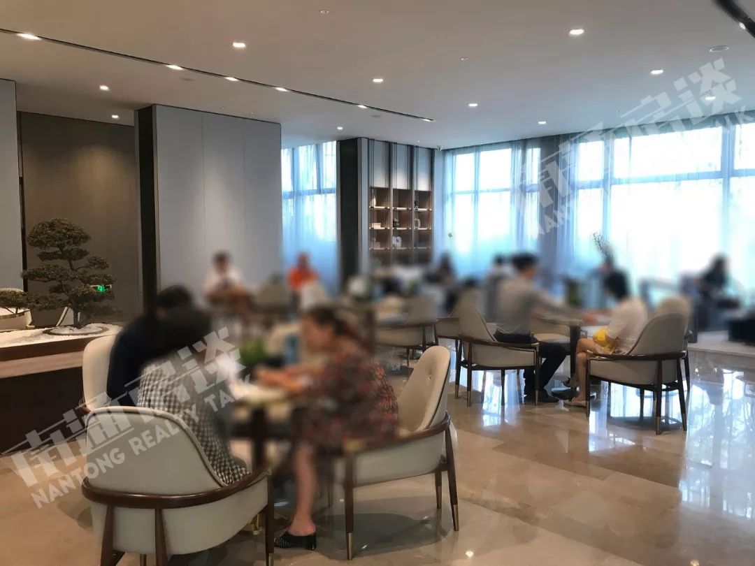 毛坯均价仅1w起的楼盘,高端楼盘与刚需楼盘对比