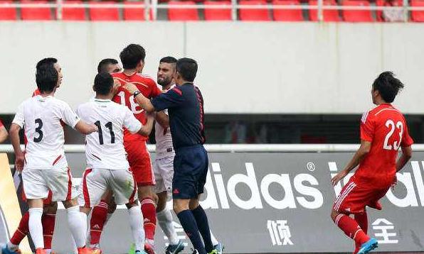 中国男篮u17国青对战英国,u17男篮掀翻男篮成年队