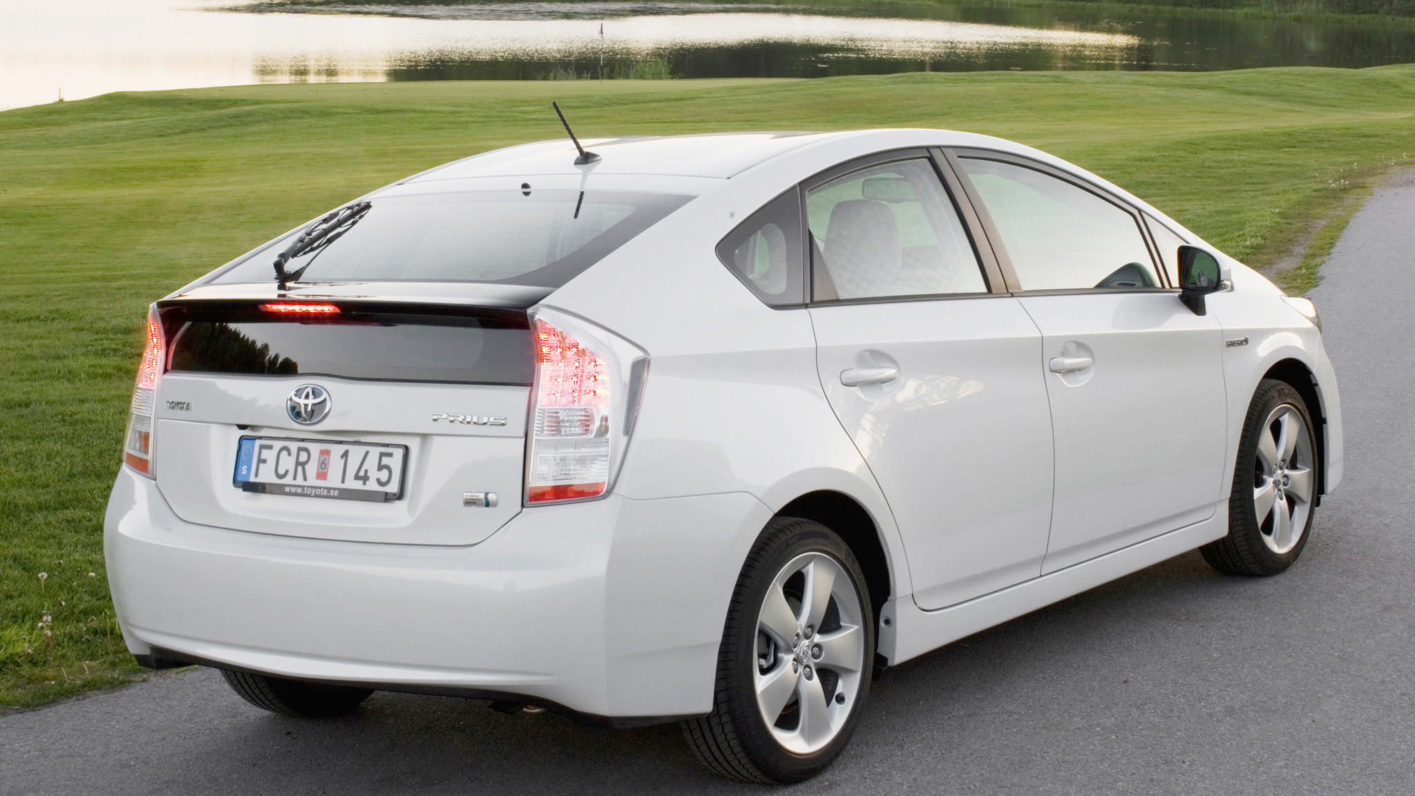 11年款的日系车商务车,11款丰田日系车