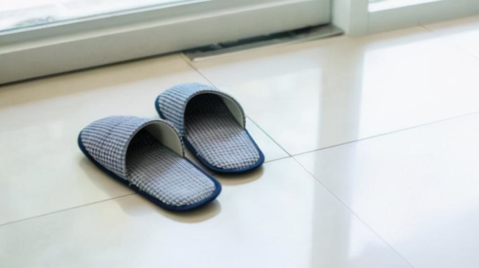 怎么清洗有臭味的拖鞋,刷拖鞋去臭味的小妙招