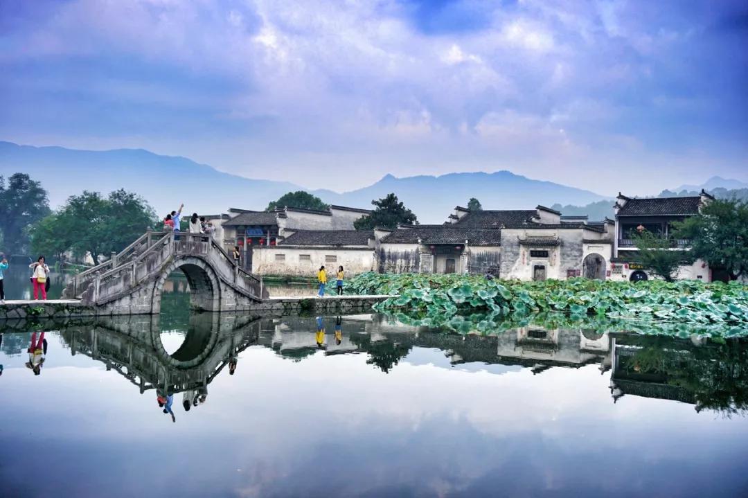 国内最适合一个人旅行的20个地方,一个人自驾旅行累了想回家