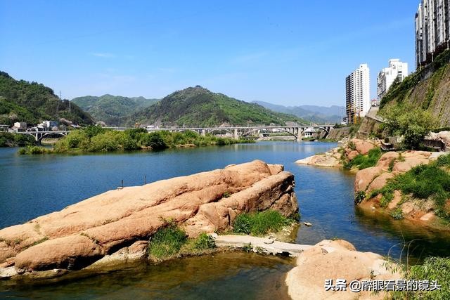 石泉汉江三峡景区最近风景,石泉红石包图片大全