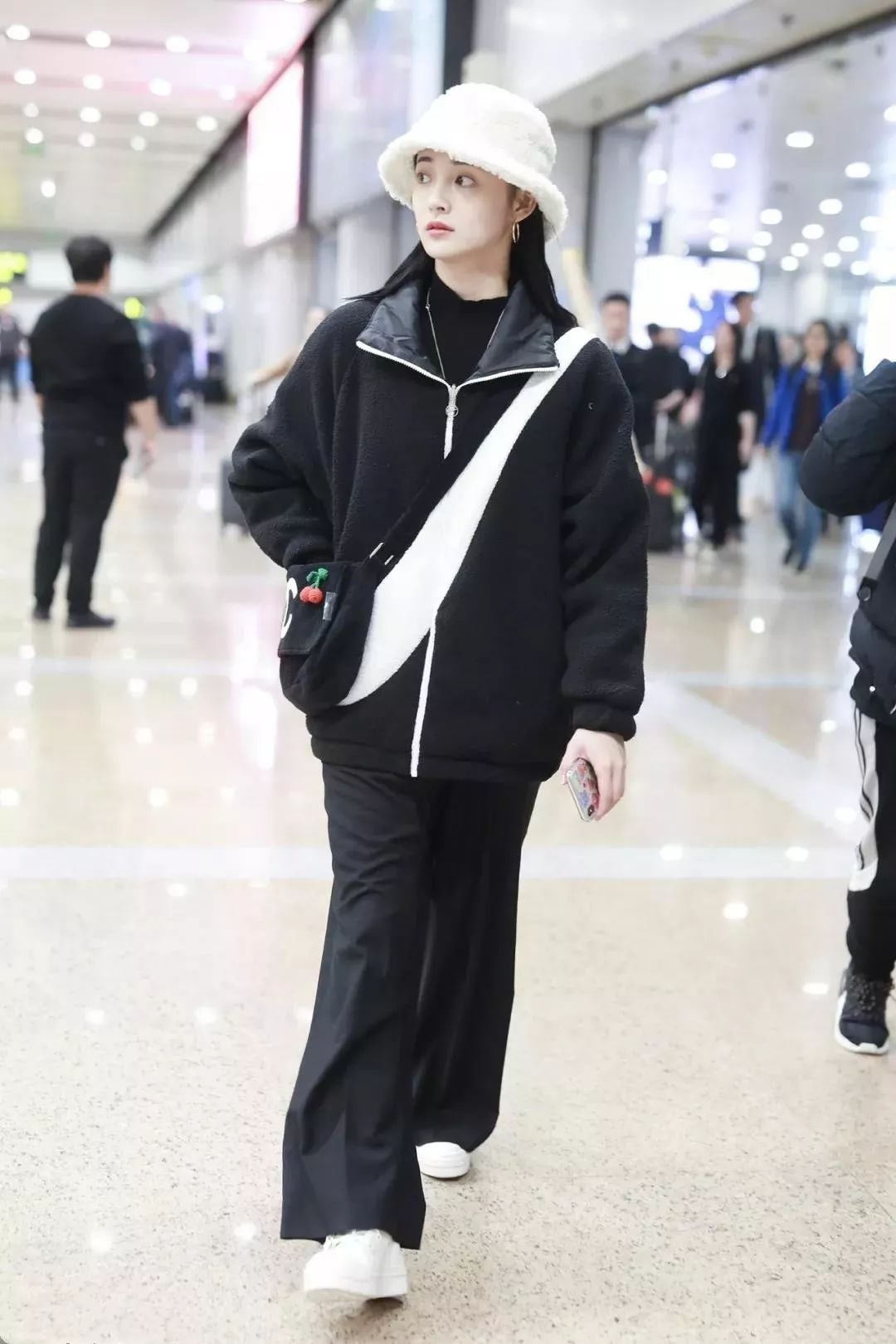 休闲风格羊羔绒渔夫帽,明星同款渔夫帽时髦显瘦又防晒