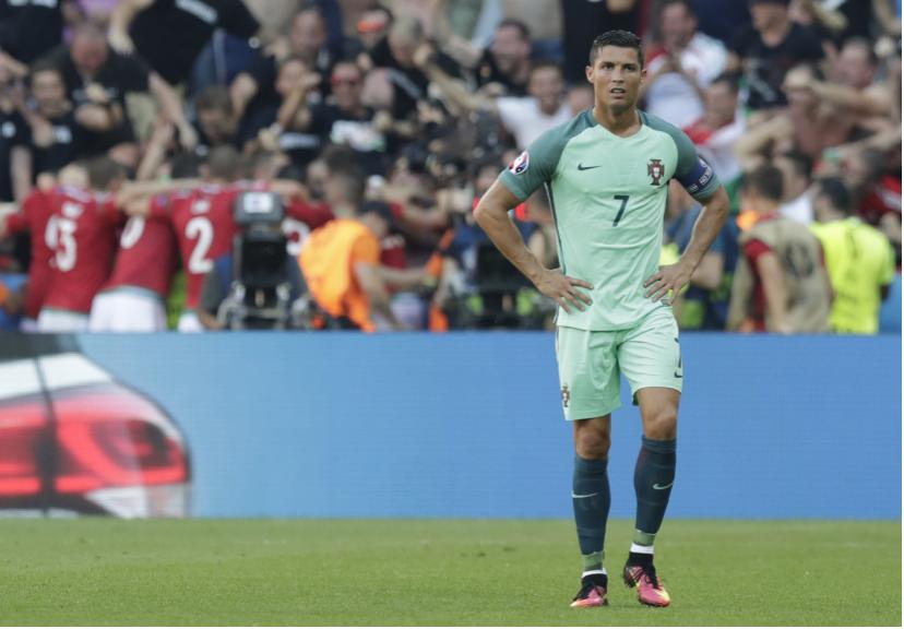 足坛不自量力的奇葩操作：沙特咎由自取的*案惨**，有人想抢大罗球衣