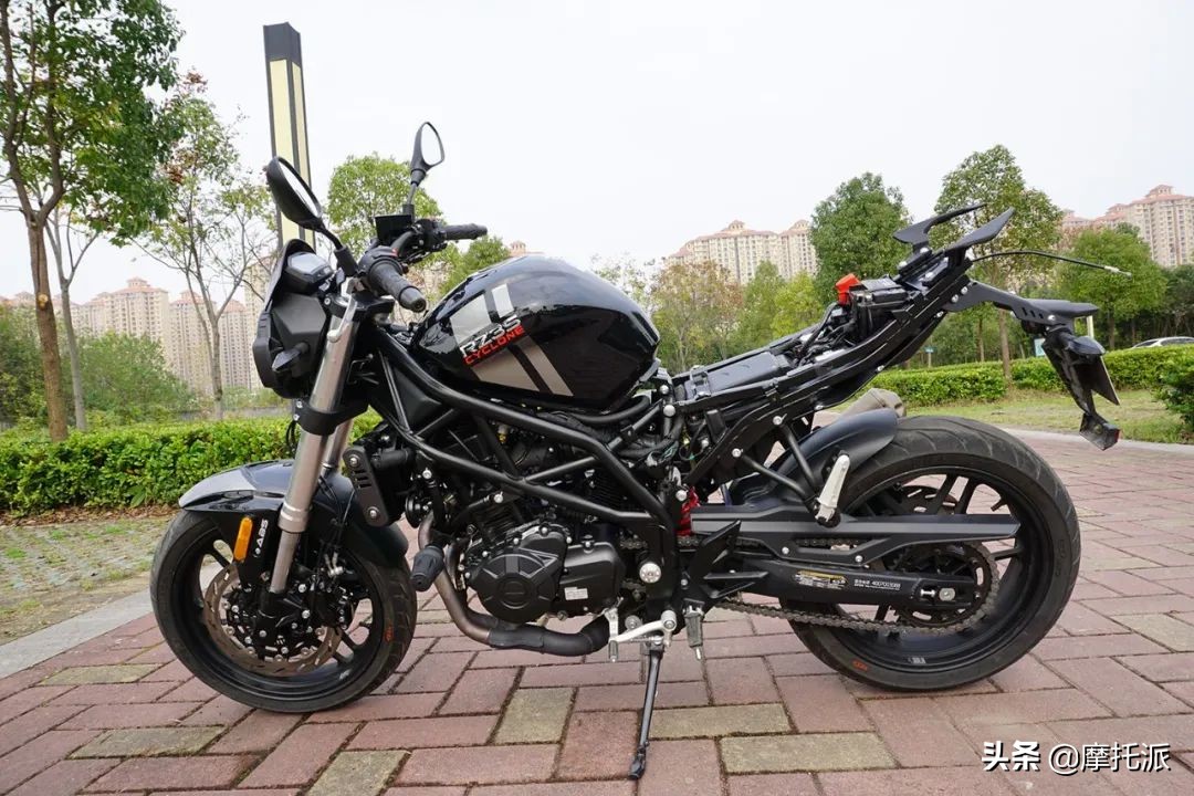 大虾拆车,赛科龙rz3s座高测评