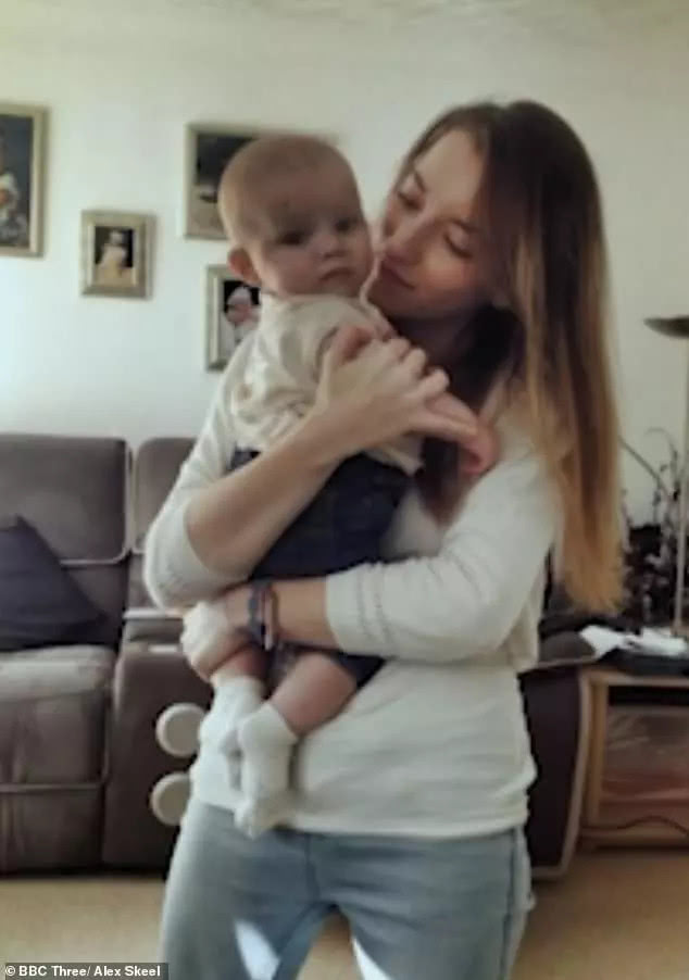 23岁足球教练被家暴,足球教练虐待儿童