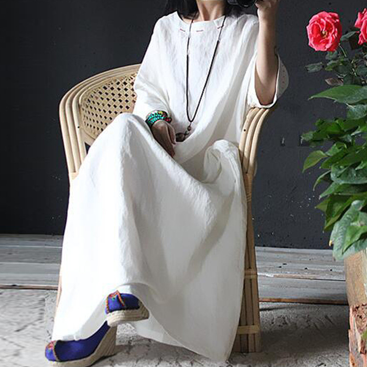 每一个女孩子都爱穿裙子,怎么搭配棉麻森系连衣裙