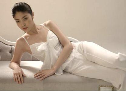 什么样的发际线才能显得幼态,什么样的发际线弄什么头发好看呢