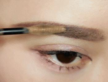 化妆使用气垫的正确步骤顺序,早上擦脸化妆的正确步骤顺序