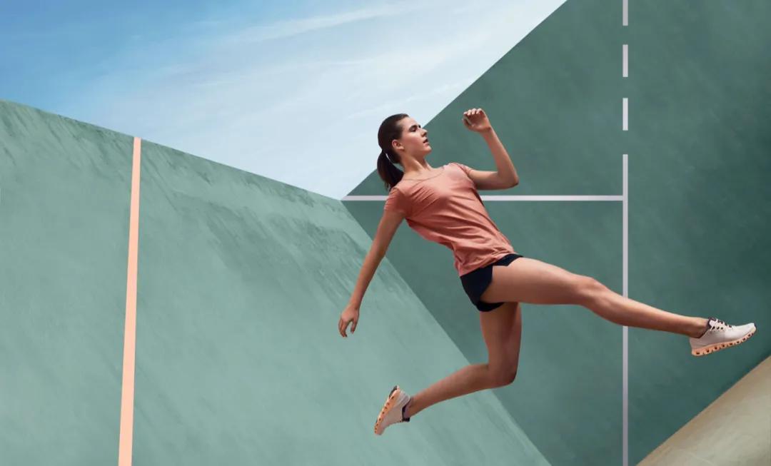 刘嘉玲穿运动鞋,54岁的刘嘉玲穿运动装登山