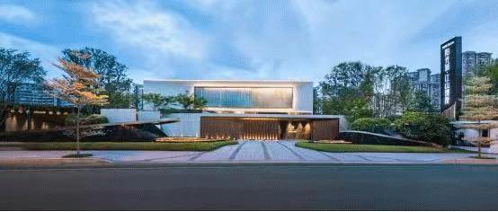 穷玩车富玩表豪玩翡翠,穷玩车富玩表巨富玩游艇