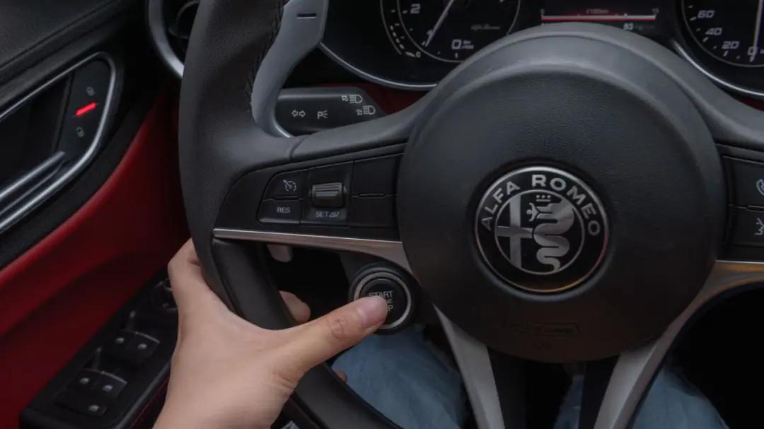 意大利风情满载的阿尔法罗密欧Giulia,还有个名字叫做“勇气”