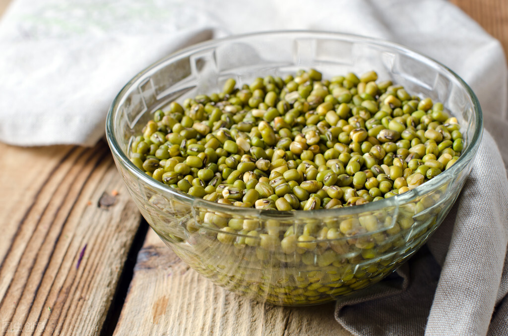 绿豆汤怎么煮才不发红,煮绿豆汤怎么不变红窍门