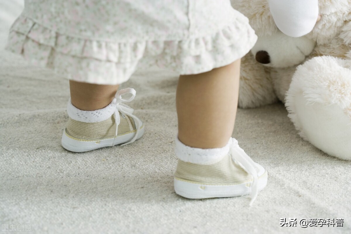 宝宝学会走路一定要穿好鞋子吗,宝宝几个月学走路可以穿鞋子