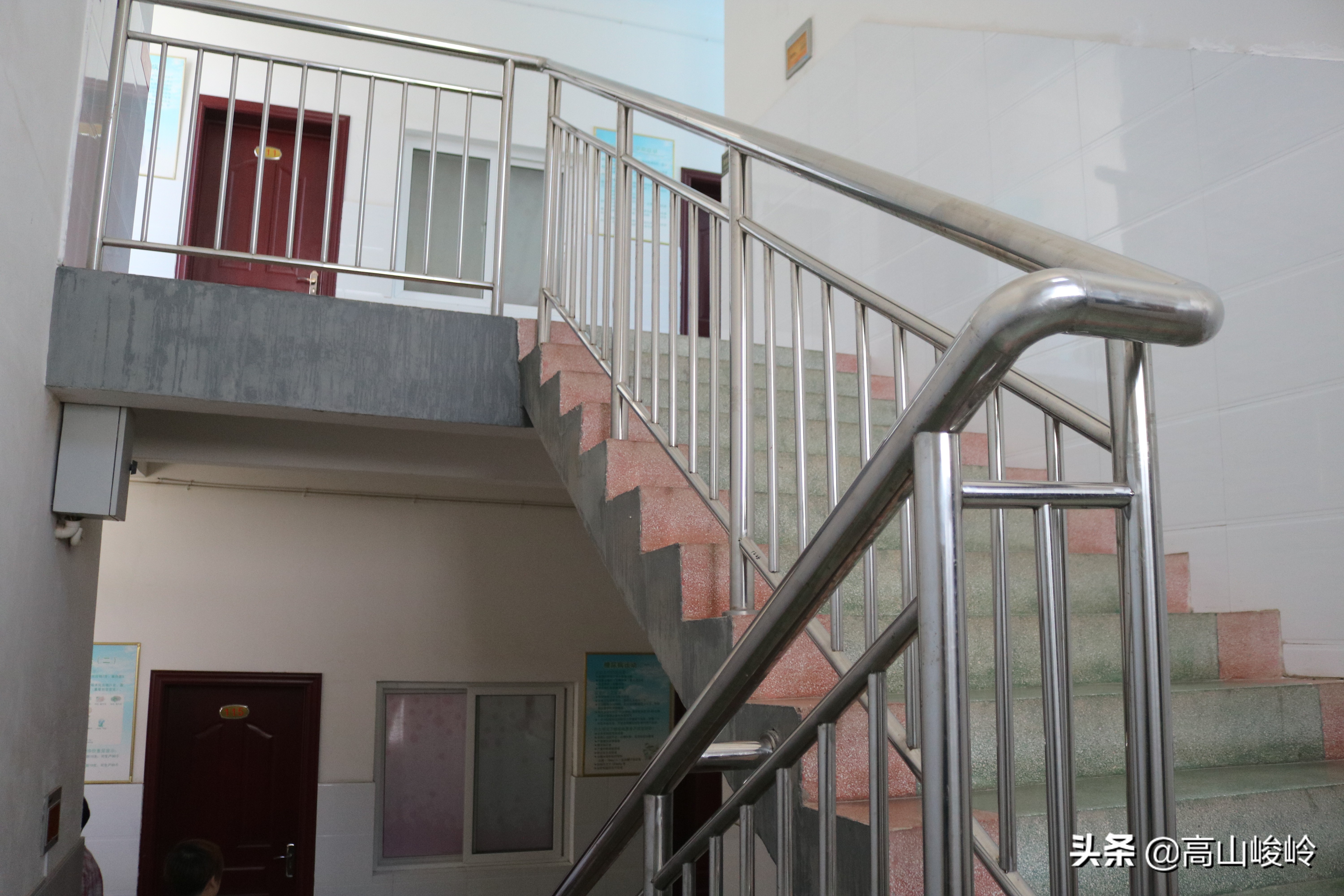 慈善家刘章俊(记者:乔望键张孟强摄/文)