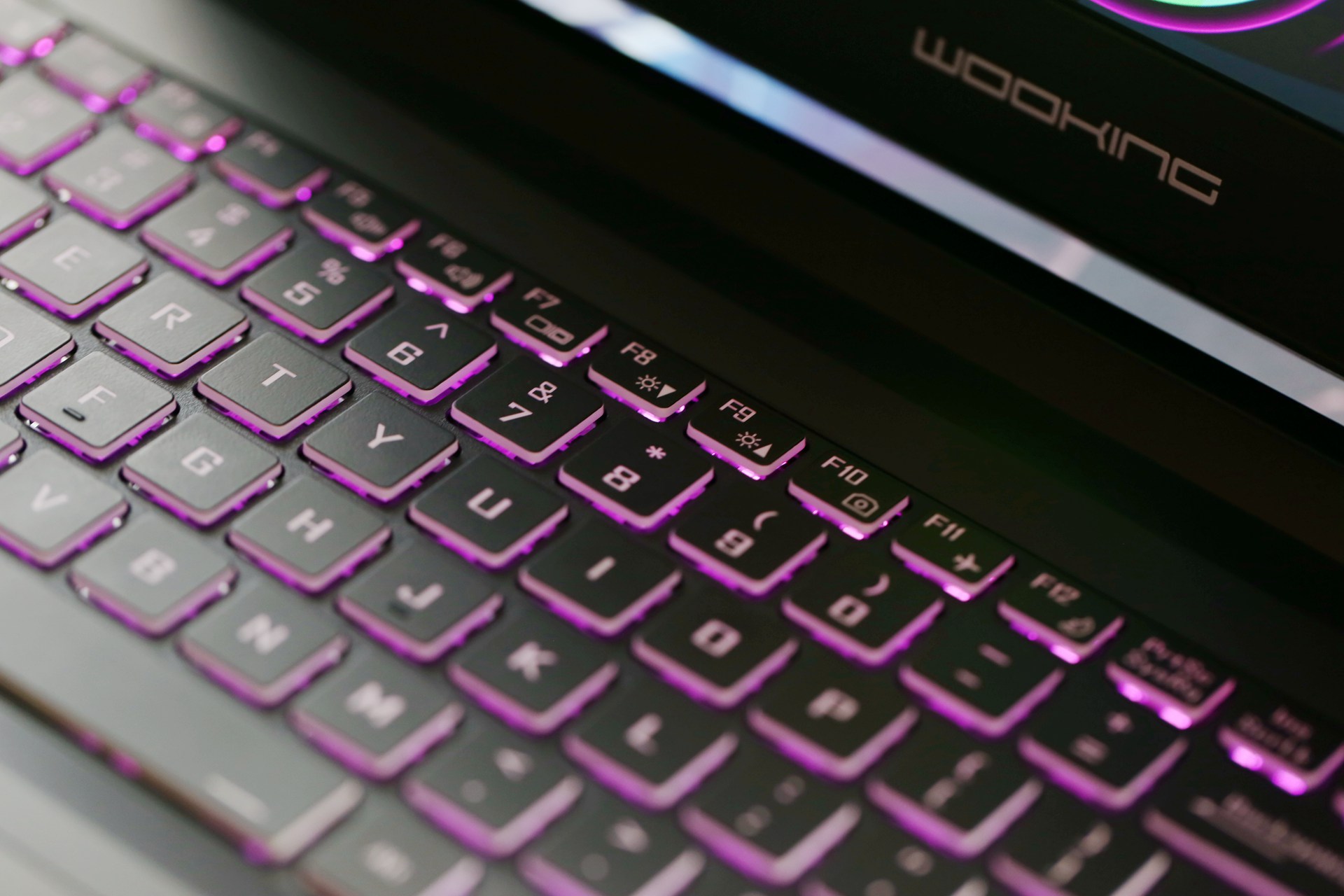 性能爆表！把台式机CPU装进笔记本，X5空妖R93900拆机评测