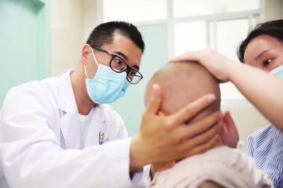 一个多月的小宝一直长湿疹怎么办,寄生虫引起的湿疹