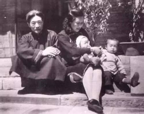 徐悲鸿与刘海粟矛盾,徐悲鸿感情纠葛