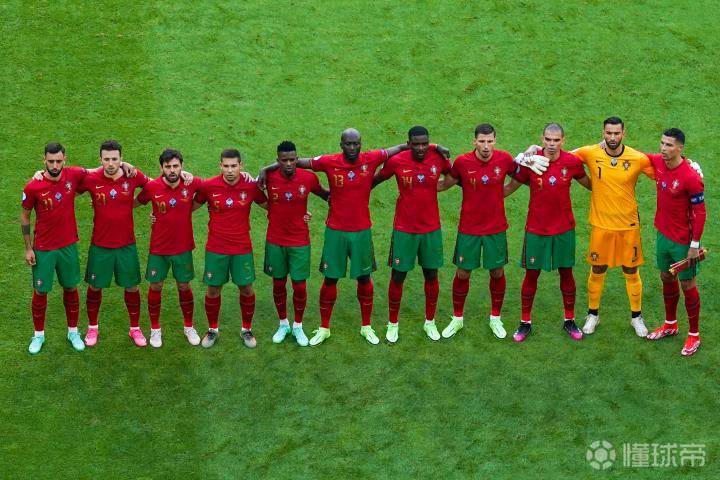 c罗进点球本泽马情不自禁庆祝,c罗进点球