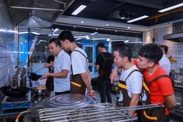 梦想起航，奋勇向前，煌旗第一届精英班圆满落幕