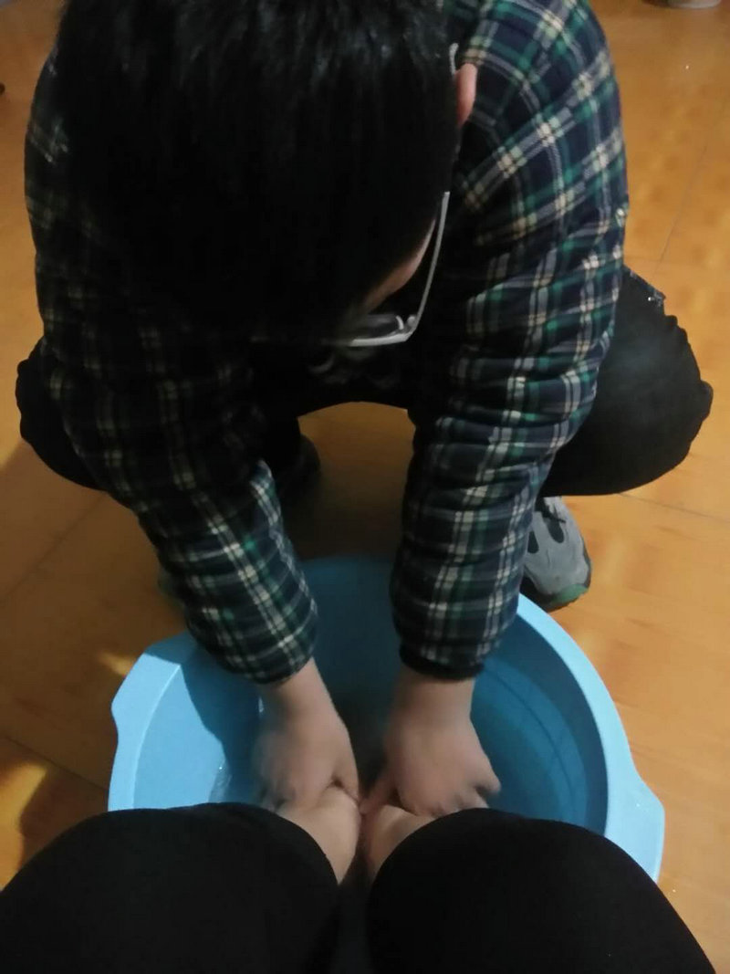 抗击疫情，与爱同行——益民中学“庆三八节——感恩母亲”活动丰富多彩