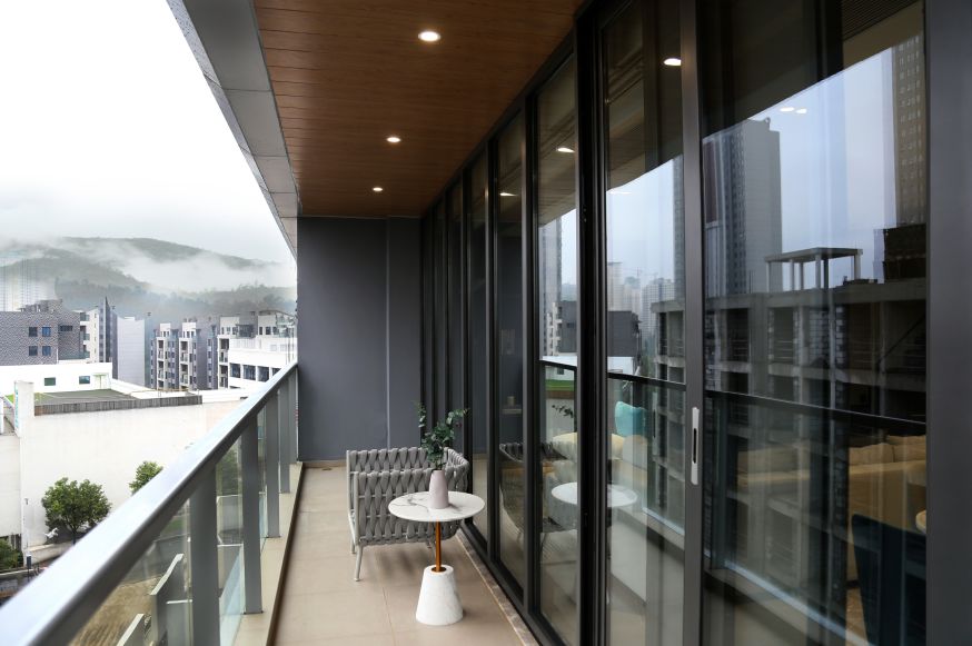 「十堰」在十堰一家小区拍下，这样的外墙第一次见，太牛了