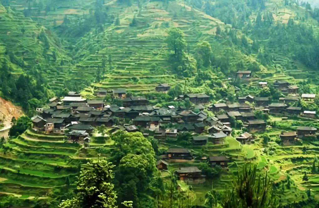 贵州黔东南千户苗寨,贵州黔东南苗寨