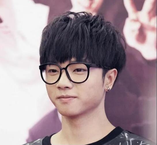 整容秃头还出轨？“发发爱我2021”拿着视频来锤华晨宇了