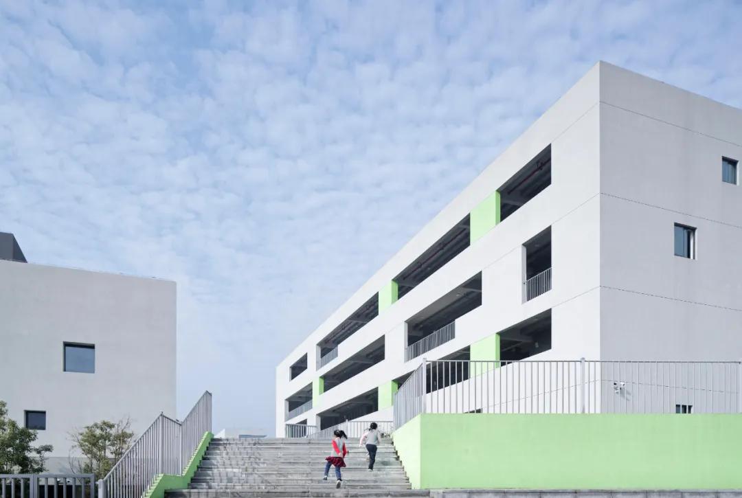 宁波杭州湾滨海小学后勤招聘,宁波杭州湾滨海小学学费