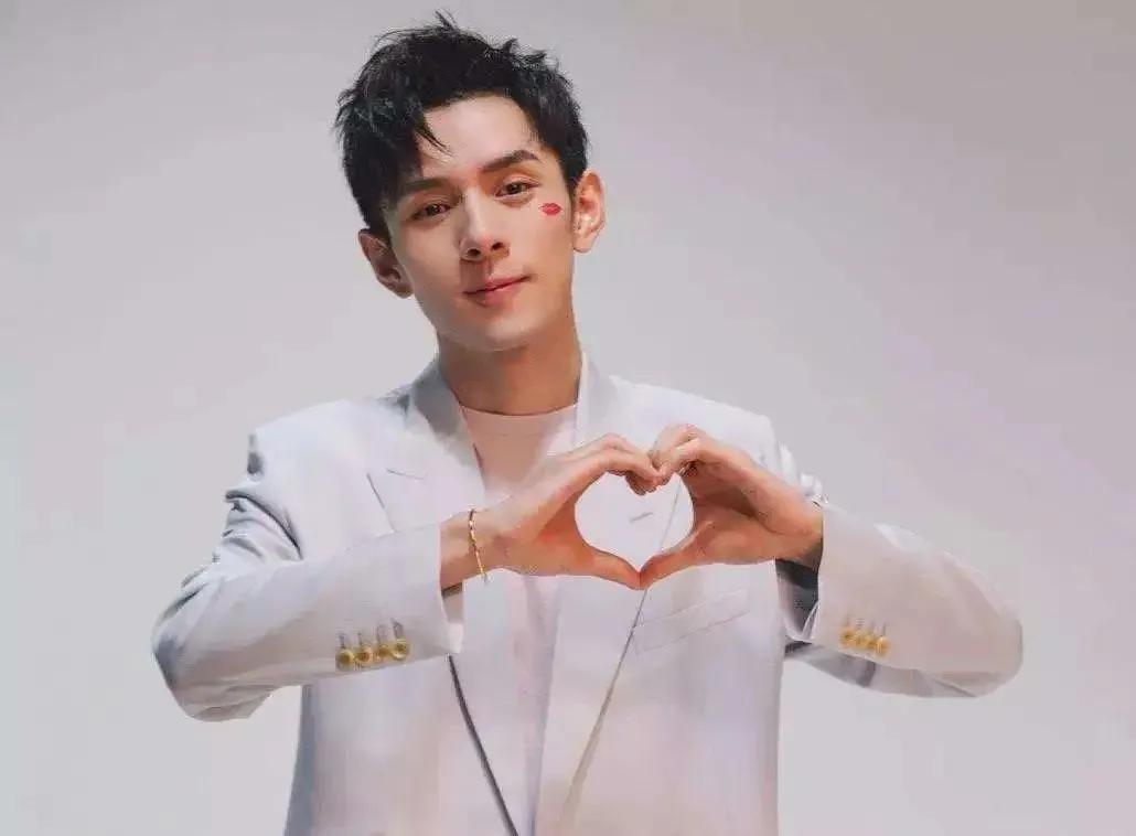 李佳琦发声“封杀”欧莱雅后翻车，品牌方道歉，业内直言影响深远