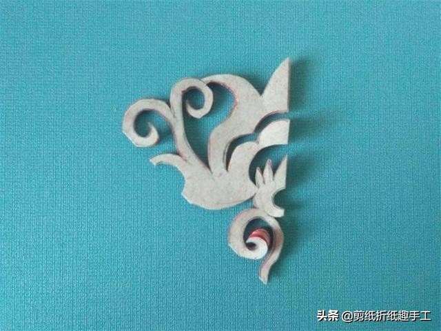 有关非遗小传人剪纸的导入视频,剪纸小手艺分享