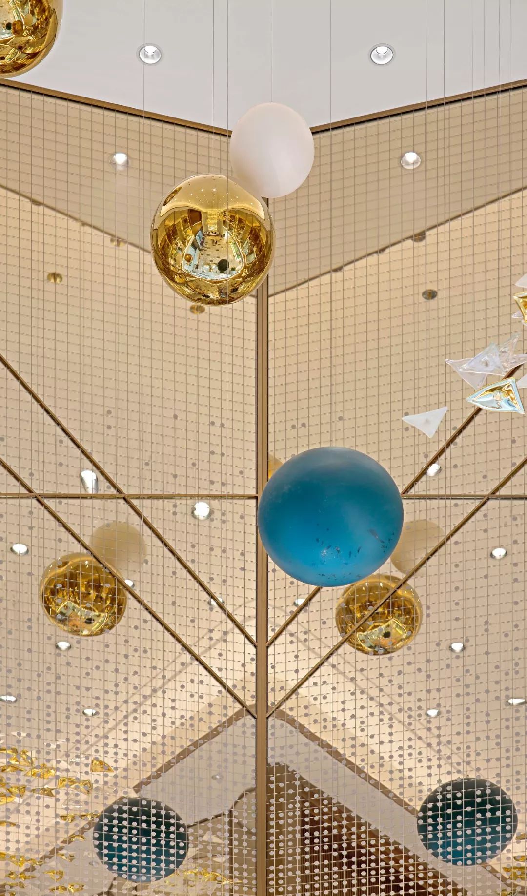 方黄新作丨750㎡以扇为媒，追寻东风西渐的童孩梦境