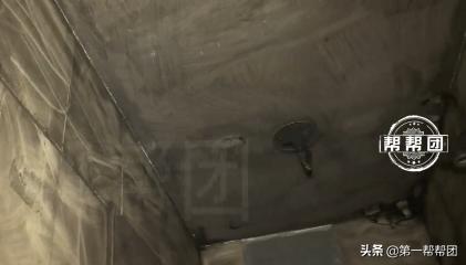 楼道被烧,半月3度失火业主吓得不敢入住