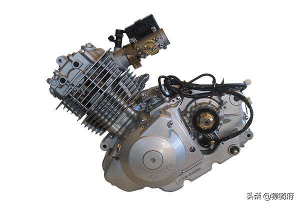 2020款雅马哈天剑王250电喷顶配,雅马哈天剑王250摩托是电喷的吗