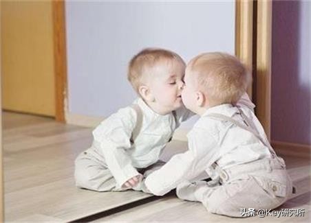 面对孩子没有判断力的模仿,家长该怎么办?