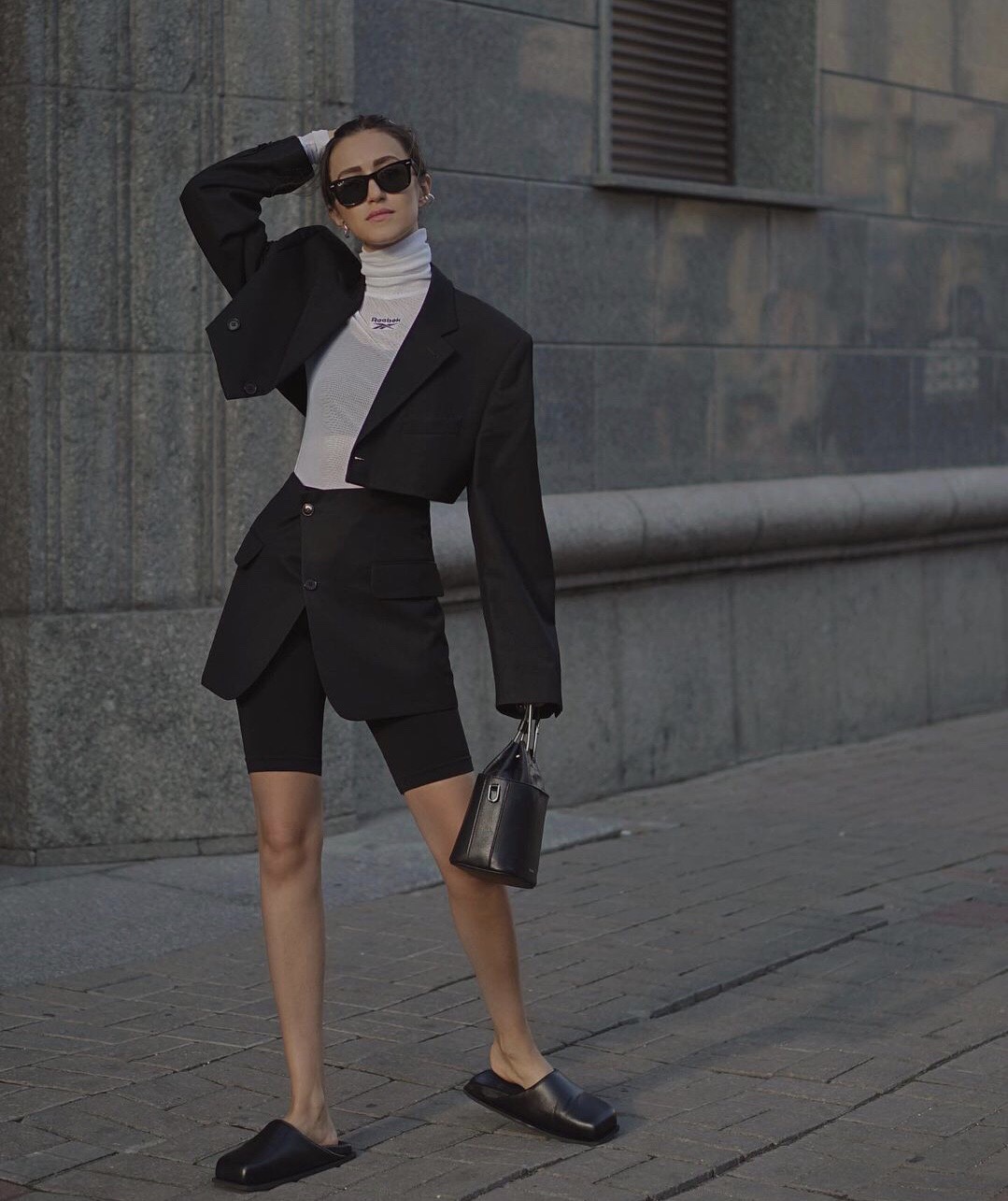 短西装搭配什么裤子好看,西装外套和西装阔腿短裤配什么鞋