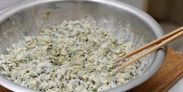 槐花飘香的最佳食用方法,槐花飘香季怎么吃