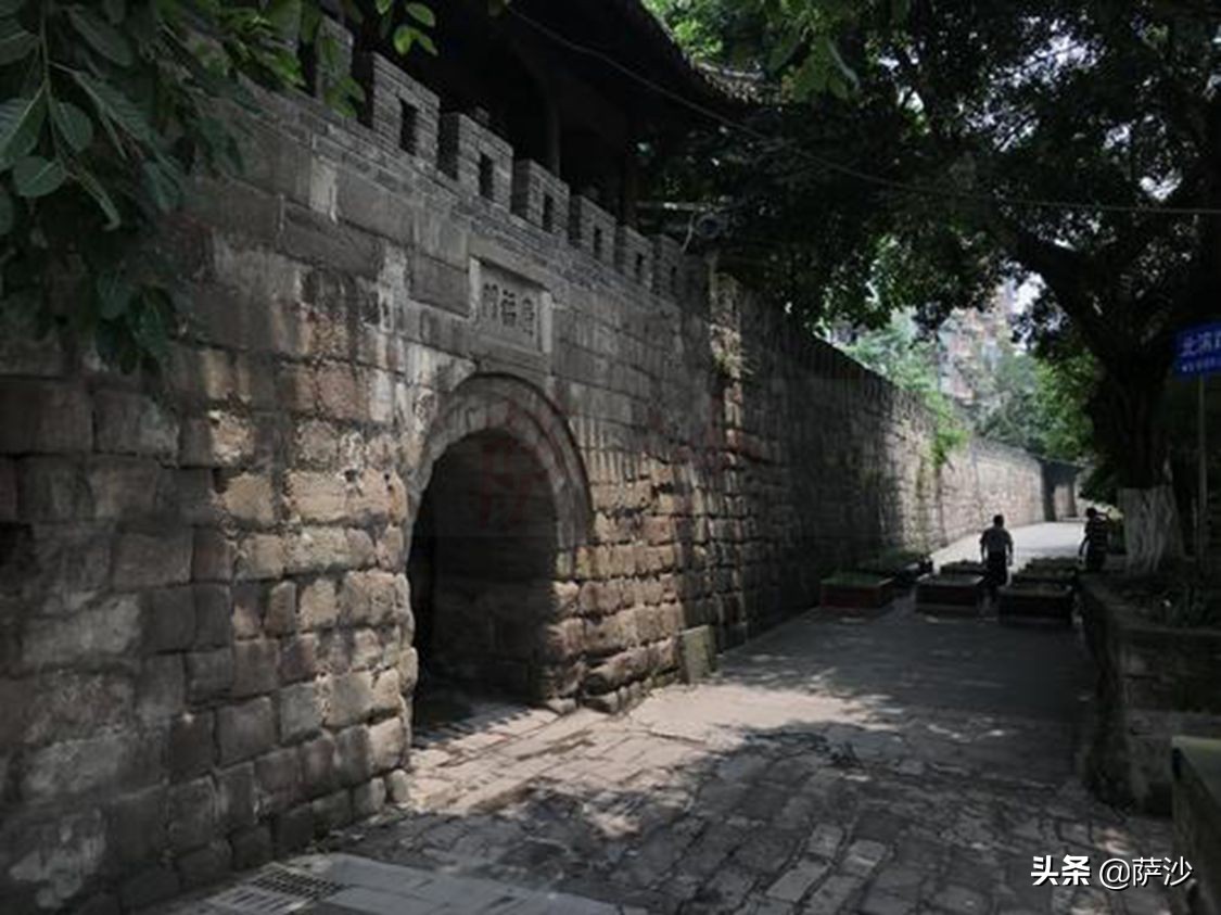 小说：烂赌鬼杀8人只放过女童：1980年李海云全家*门惨灭**案