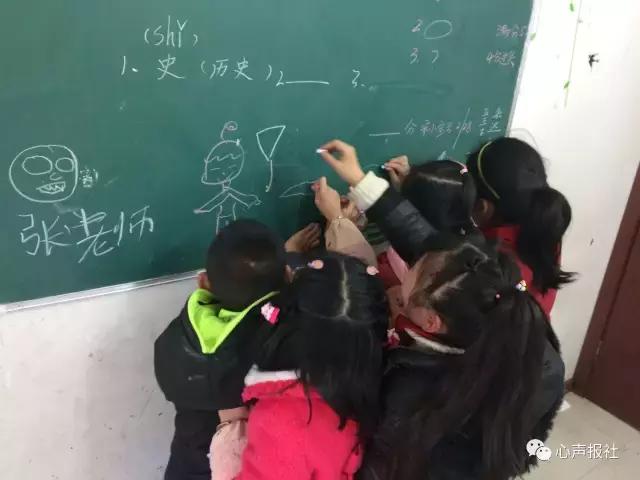 三年级想象作文老鼠乘纸飞机,纸飞机的作文三年级