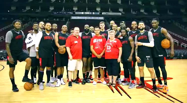 火箭哈登第一场比赛,火箭哈登首秀惊艳全场