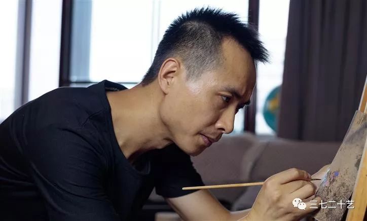 周金华｜“添油加醋”的荒诞才是现实