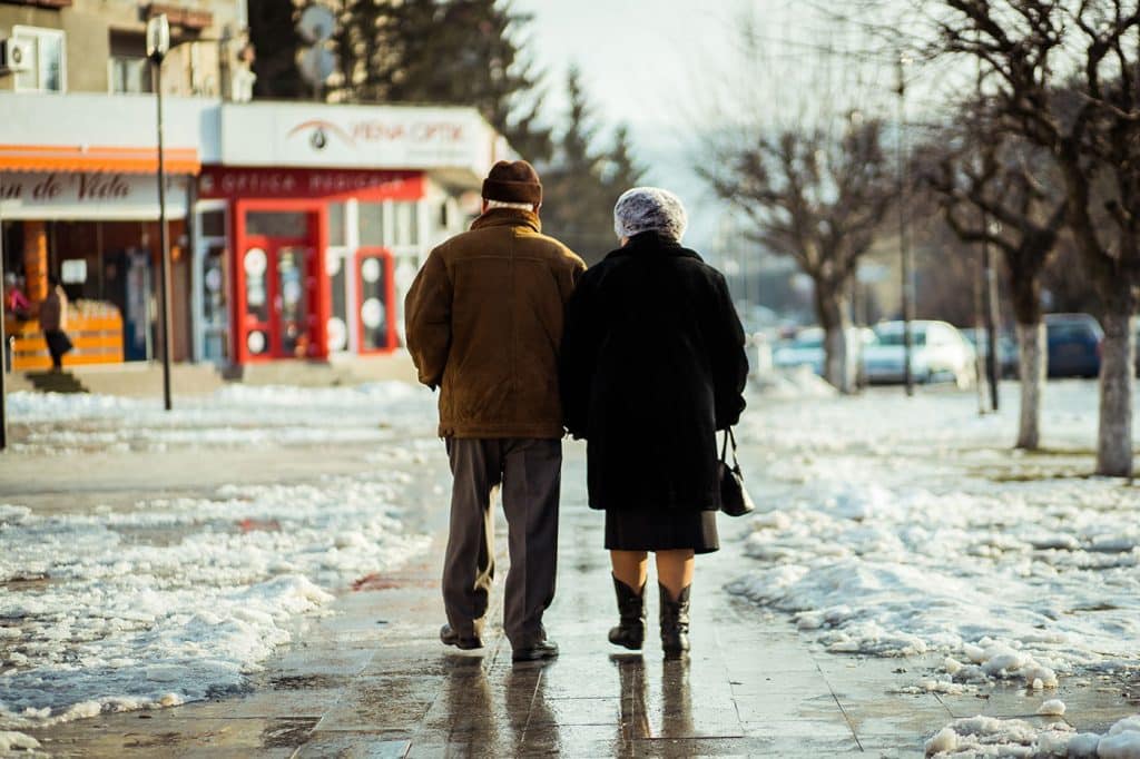 许三观卖血记给现在的生活的启示,许三观卖血记细思极恐