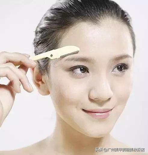 「广州美甲美妆培训探店」眉毛怎样修更标准？修眉的两种方式盘点