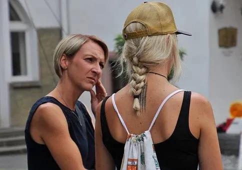 身上长了很多小疣是hpv感染了吗,身上有肿块是否是hpv造成