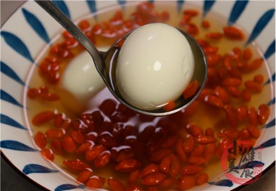 枸杞红枣鸡蛋蒸着吃的功效与作用,鸡蛋加枸杞泡开水有效果吗